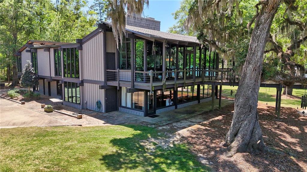 17049 THREE RIVERS Road