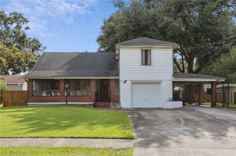 21 HOLLY Drive Gretna LA 70053
