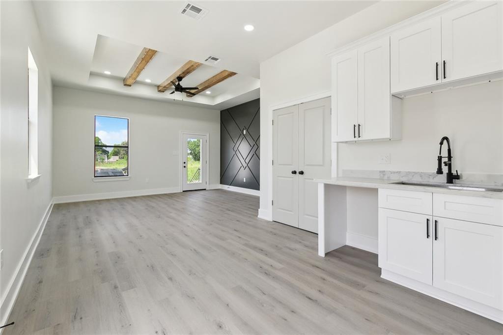 2121-23 OCTAVIA Drive
