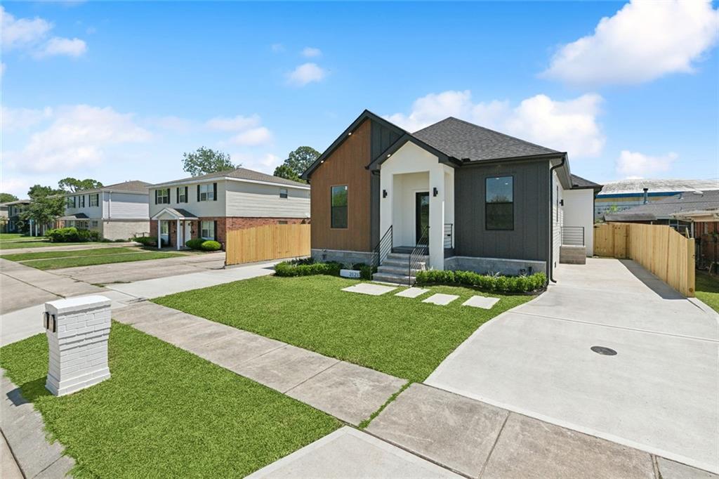 2121-23 OCTAVIA Drive