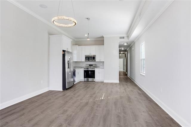 2740 42 CONTI Street