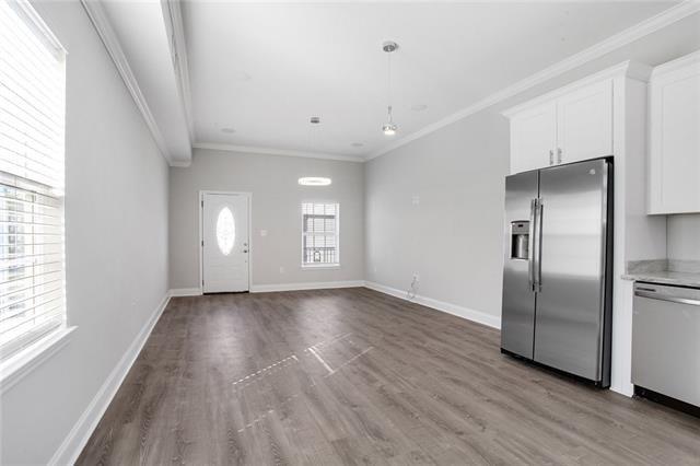 2740 42 CONTI Street