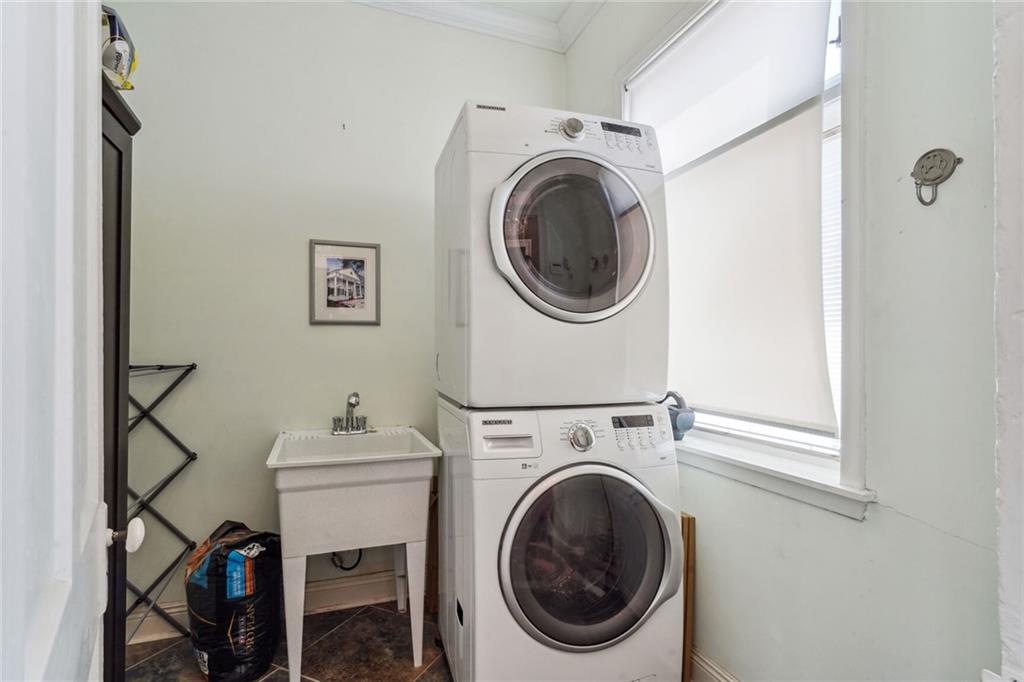 New Orleans, Louisiana 70118, United States, 5 Bedrooms Bedrooms, ,4 BathroomsBathrooms,Residential,Active,69208