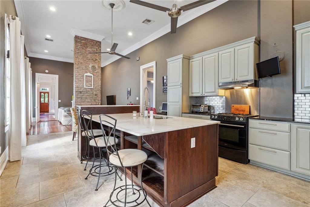 New Orleans, Louisiana 70118, United States, 5 Bedrooms Bedrooms, ,4 BathroomsBathrooms,Residential,Active,69208