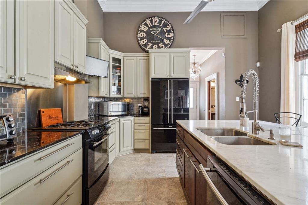 New Orleans, Louisiana 70118, United States, 5 Bedrooms Bedrooms, ,4 BathroomsBathrooms,Residential,Active,69208