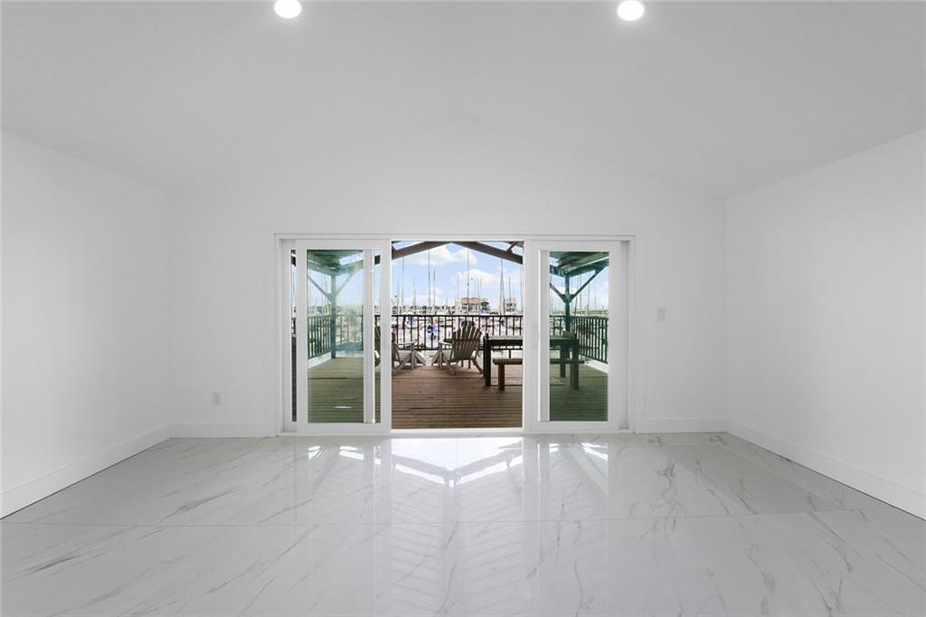 137 N ROADWAY Street 123