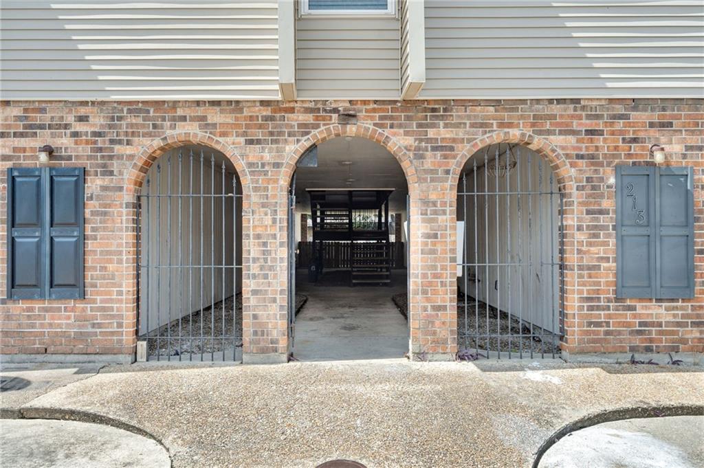 213 ROSEBUD Street