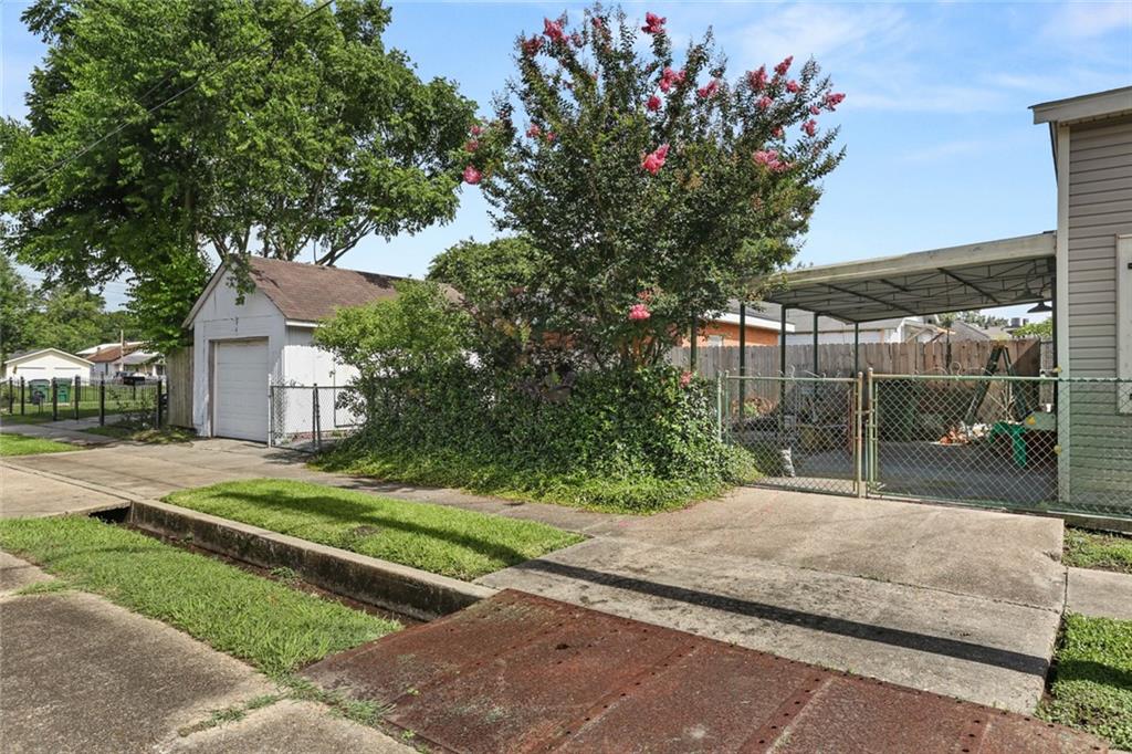 800 FRANKLIN Avenue