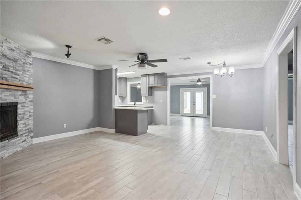 323 RIVER POINT Drive