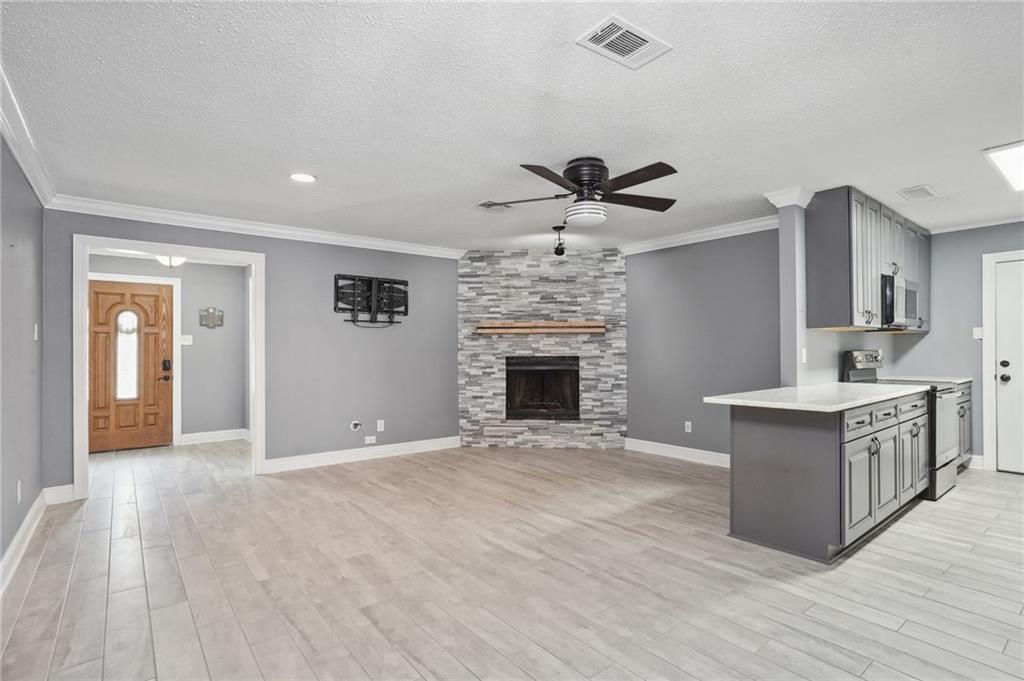 323 RIVER POINT Drive