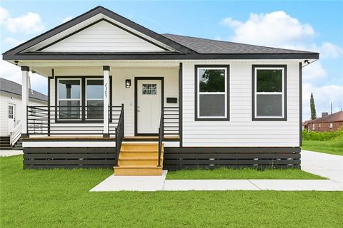 2305 WEYER Street Gretna LA 70053