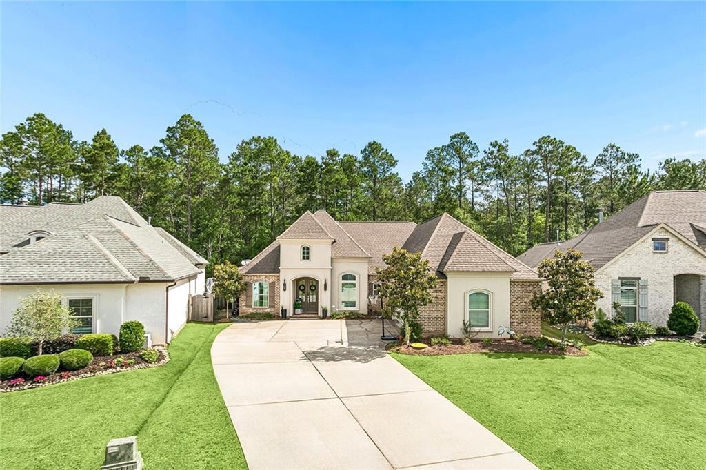 604 BLUE HERON Lane