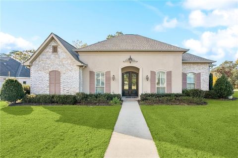 924 GREAT SOUTHERN Drive Abita Springs LA 70420