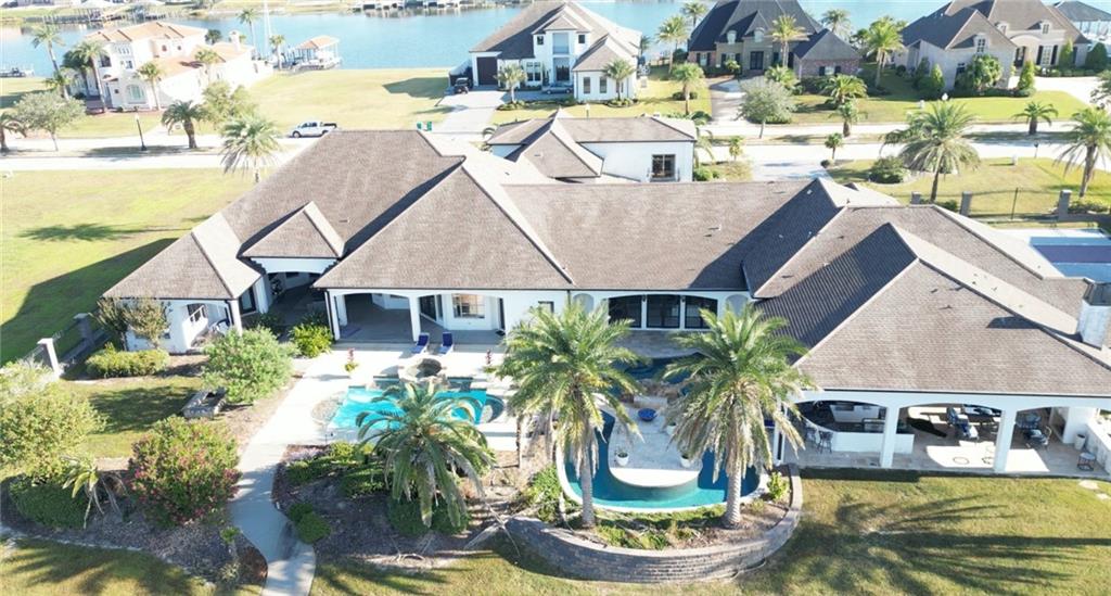 1120 LAKESHORE Boulevard