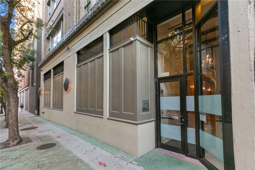 528 BARONNE Street 504