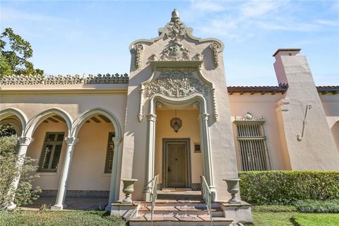 27 AUDUBON Place New Orleans LA 70118