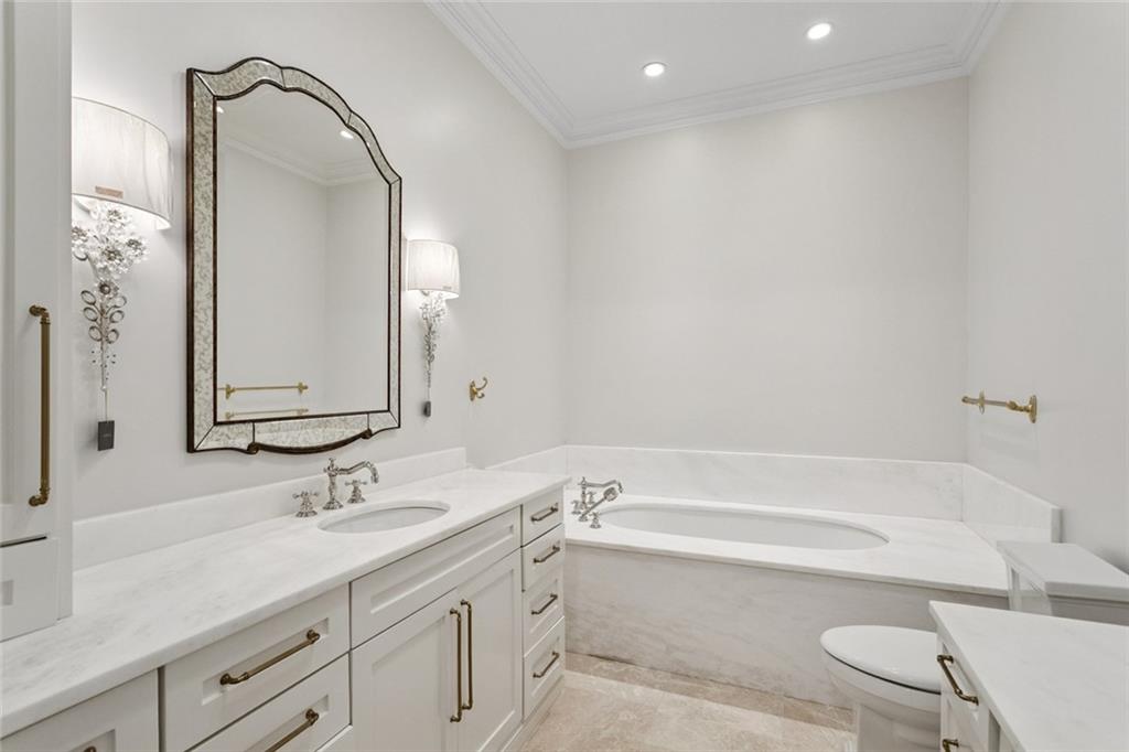 Mandeville, Louisiana 70471, United States, 10 Bedrooms Bedrooms, ,12 BathroomsBathrooms,Residential,Active,239375