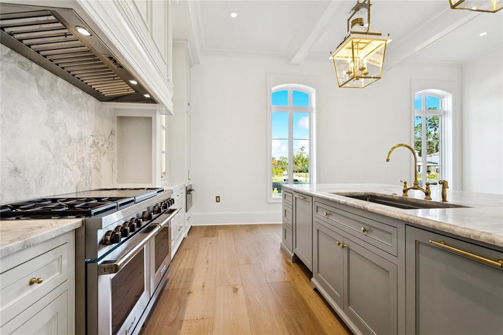 Mandeville, Louisiana 70471, United States, 10 Bedrooms Bedrooms, ,12 BathroomsBathrooms,Residential,Active,239375