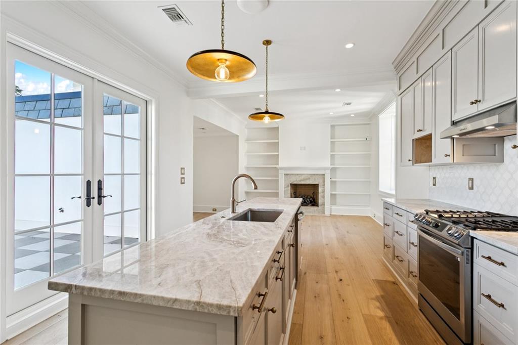 Mandeville, Louisiana 70471, United States, 10 Bedrooms Bedrooms, ,12 BathroomsBathrooms,Residential,Active,239375