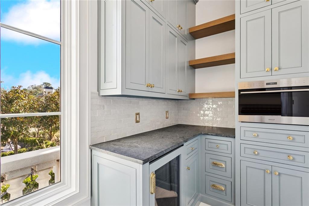 Mandeville, Louisiana 70471, United States, 10 Bedrooms Bedrooms, ,12 BathroomsBathrooms,Residential,Active,239375