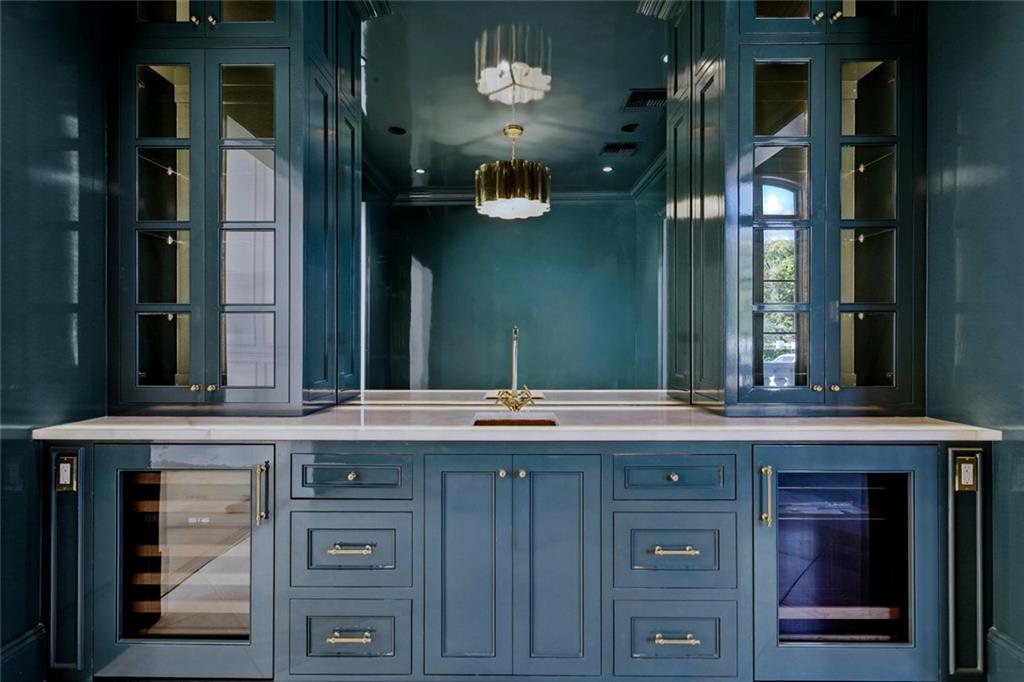 Mandeville, Louisiana 70471, United States, 10 Bedrooms Bedrooms, ,12 BathroomsBathrooms,Residential,Active,239375