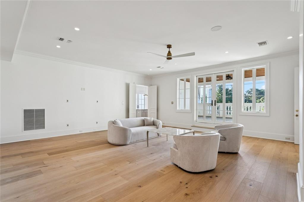 Mandeville, Louisiana 70471, United States, 10 Bedrooms Bedrooms, ,12 BathroomsBathrooms,Residential,Active,239375