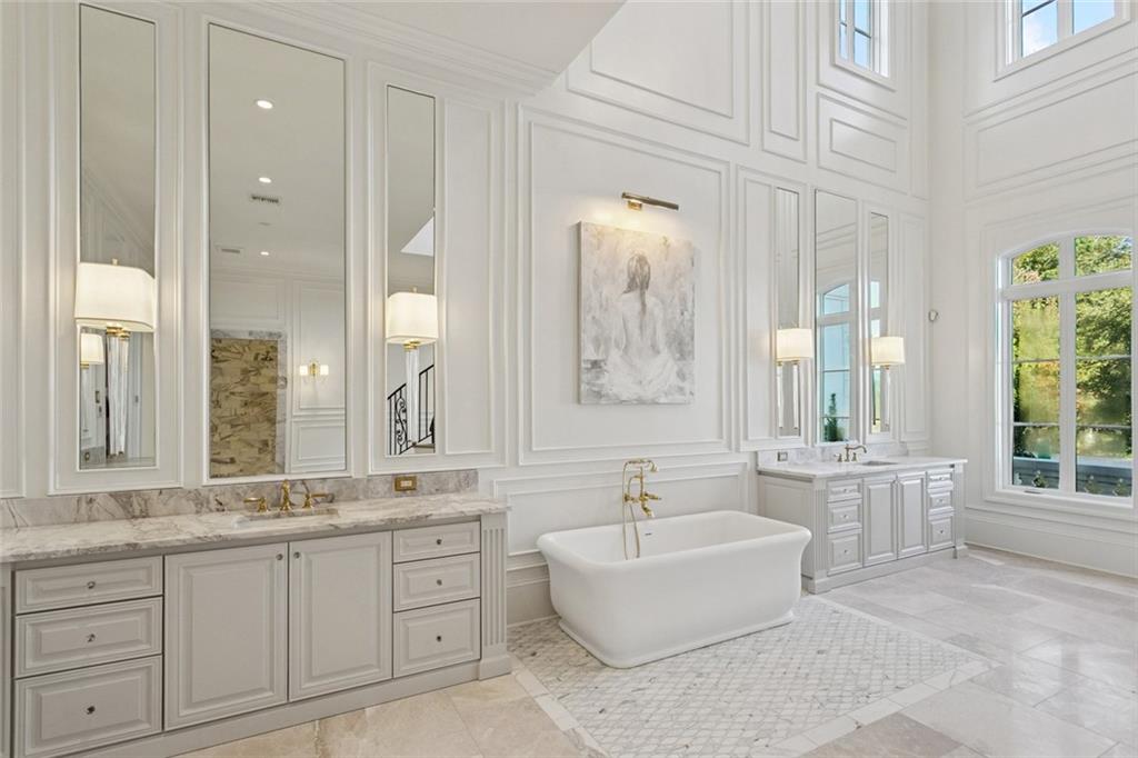 Mandeville, Louisiana 70471, United States, 10 Bedrooms Bedrooms, ,12 BathroomsBathrooms,Residential,Active,239375