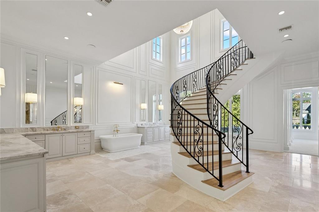 Mandeville, Louisiana 70471, United States, 10 Bedrooms Bedrooms, ,12 BathroomsBathrooms,Residential,Active,239375