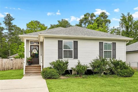 Photo of 1511 JASMINE Street, Mandeville, LA 70448 (MLS # 2555236)