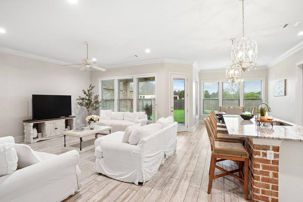 1004 CYPRESS CROSSING Drive