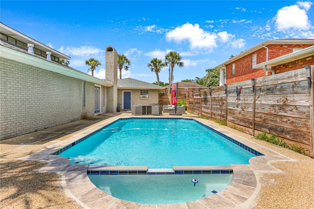 141 MEADOWBROOK Drive