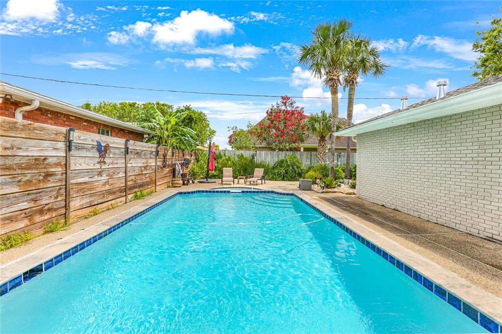 141 MEADOWBROOK Drive