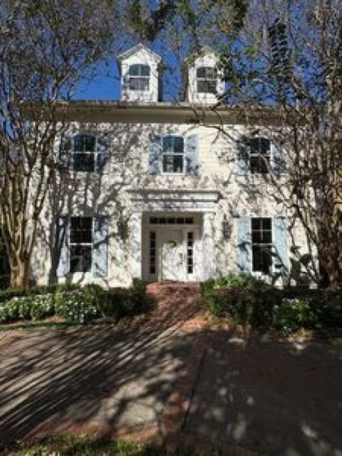 2625 LABARRE Lane Metairie LA 70001