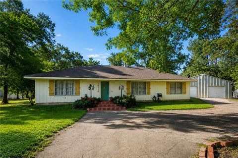 Photo of 18318 CUSACHS Drive, Covington, LA 70433 (MLS # 2560624)