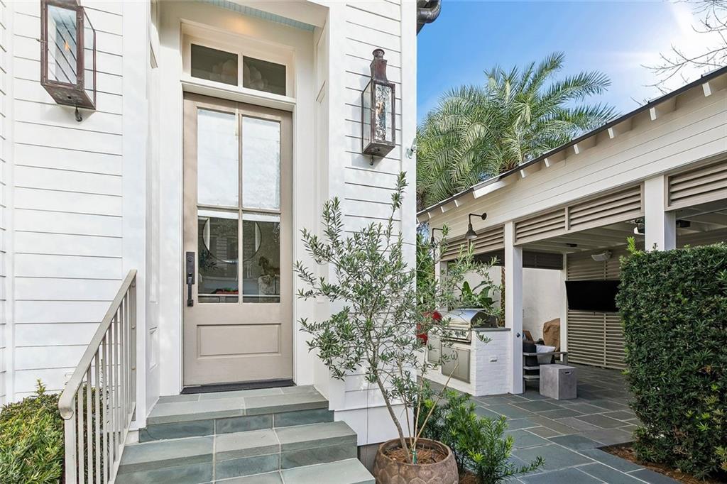 1017 AUSTERLITZ Street