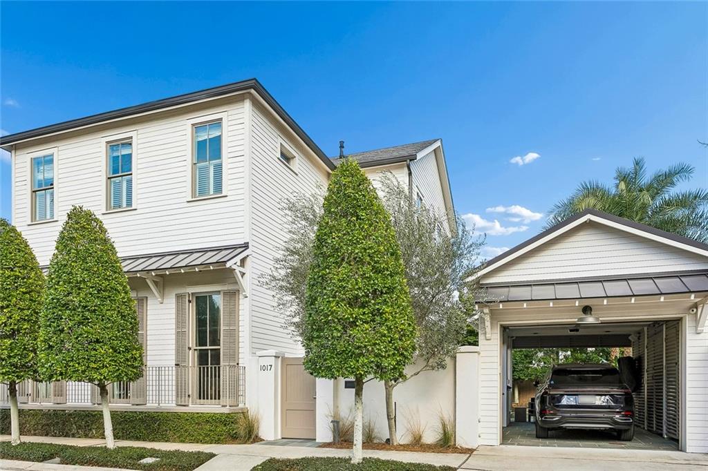 1017 AUSTERLITZ Street