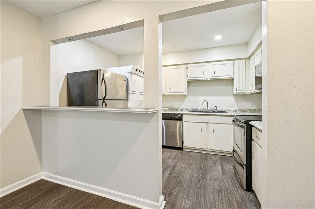 1161 LAKE Avenue 222