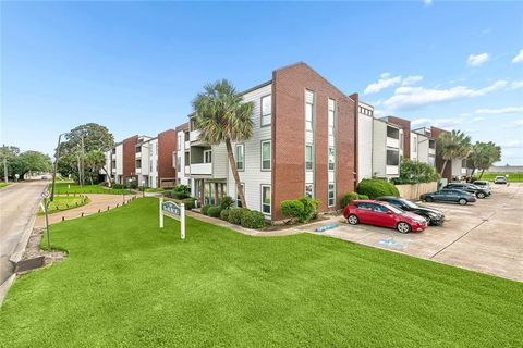 Photo of 1161 LAKE Avenue #222, Metairie, LA 70005 (MLS # 2559091)