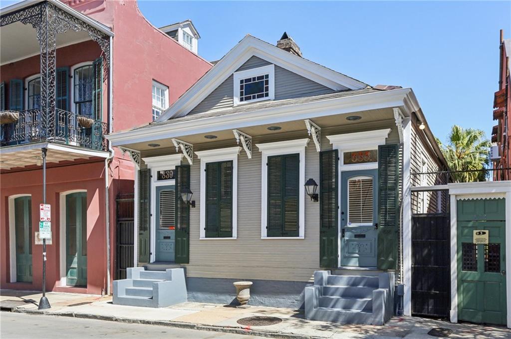 835 URSULINES Avenue