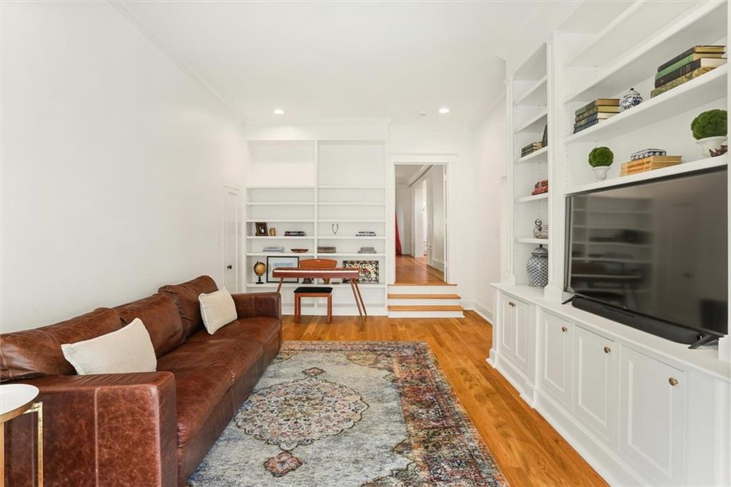 5829 Hurst St, New Orleans, LA, 70115, USA, 6 Bedrooms Bedrooms, ,5 BathroomsBathrooms,Residential,Active,5829 Hurst St,2560004