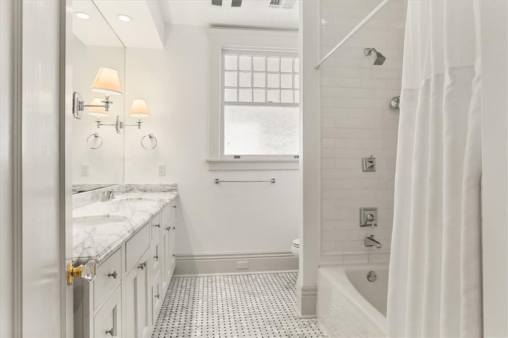 5829 Hurst St, New Orleans, LA, 70115, USA, 6 Bedrooms Bedrooms, ,5 BathroomsBathrooms,Residential,Active,5829 Hurst St,2560004