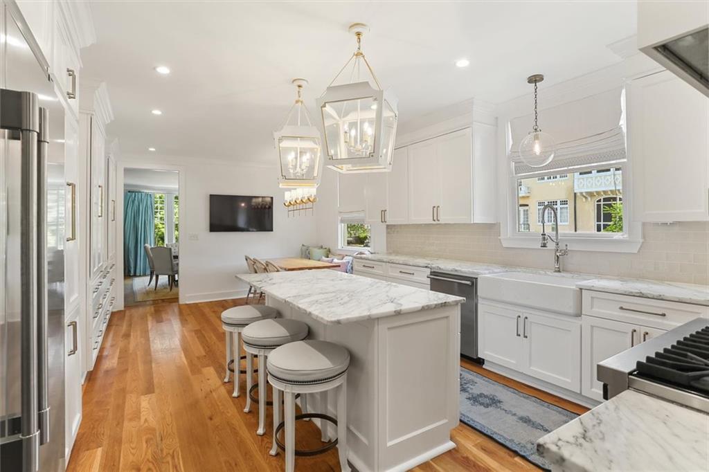 5829 Hurst St, New Orleans, LA, 70115, USA, 6 Bedrooms Bedrooms, ,5 BathroomsBathrooms,Residential,Active,5829 Hurst St,2560004