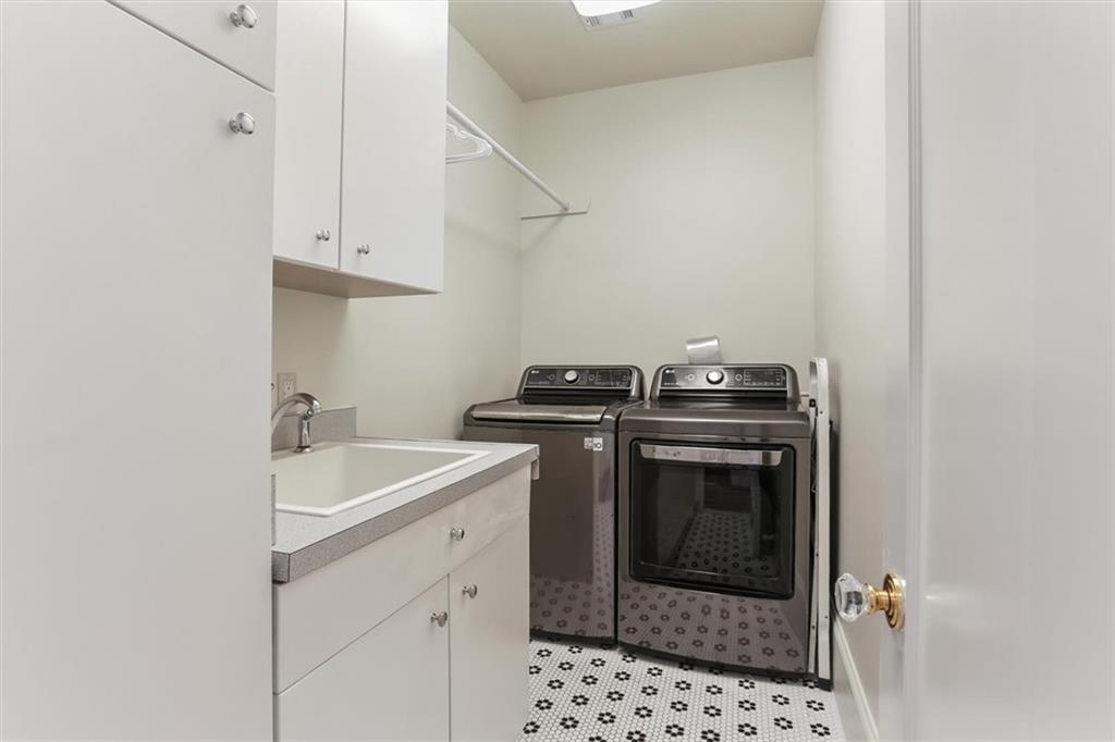 5829 Hurst St, New Orleans, LA, 70115, USA, 6 Bedrooms Bedrooms, ,5 BathroomsBathrooms,Residential,Active,5829 Hurst St,2560004