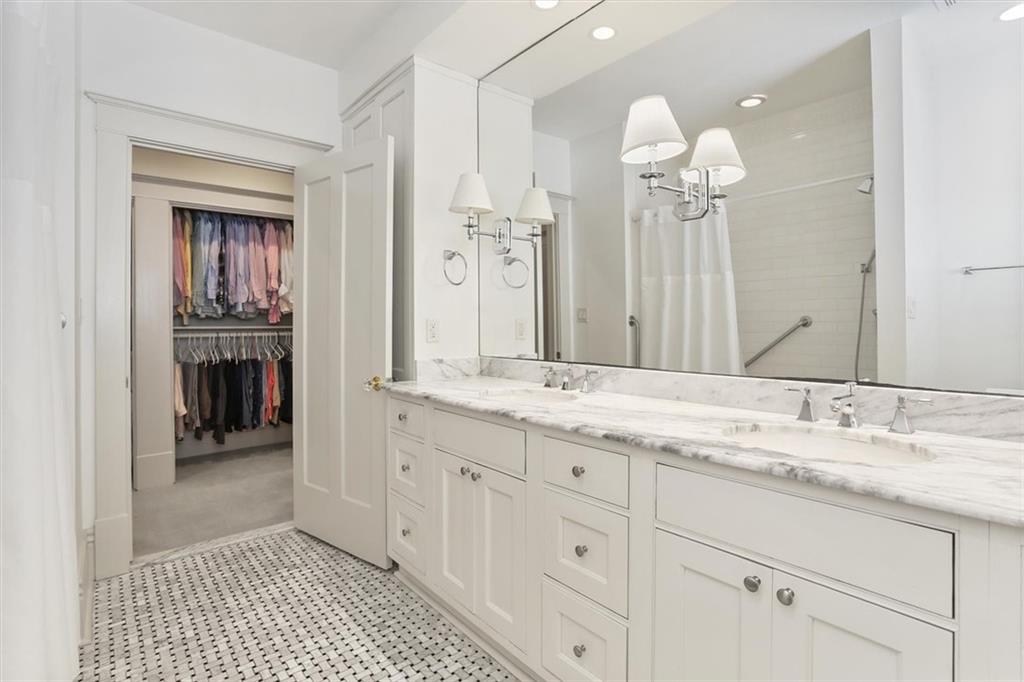 5829 Hurst St, New Orleans, LA, 70115, USA, 6 Bedrooms Bedrooms, ,5 BathroomsBathrooms,Residential,Active,5829 Hurst St,2560004