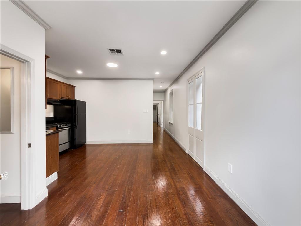 618 DAUPHINE Street 1B