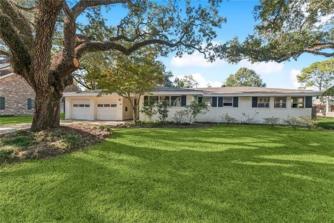 16 IDLEWOOD Place River Ridge LA 70123