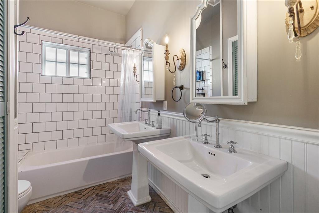 New Orleans, Louisiana 70117, United States, 2 Bedrooms Bedrooms, ,2 BathroomsBathrooms,Residential,Active,254881