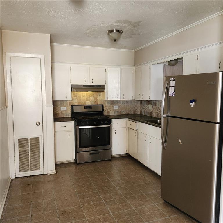 222 FAIRMONT Drive