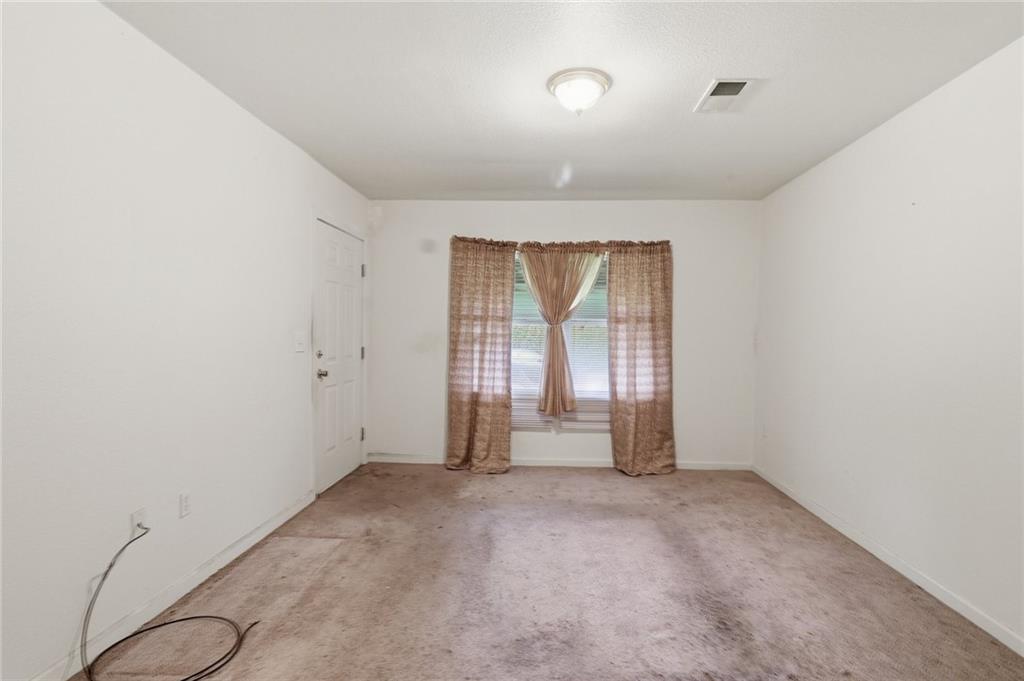 3911 MISTLETOE Street