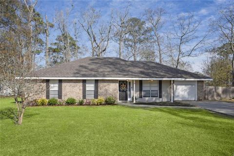 Photo of 231 CAROLE Drive, Mandeville, LA 70448 (MLS # 2551411)